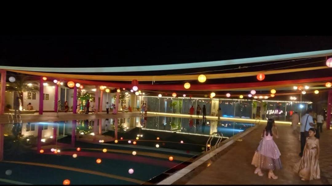 Vss Lawns & Resorts Llp Shahada Exterior photo