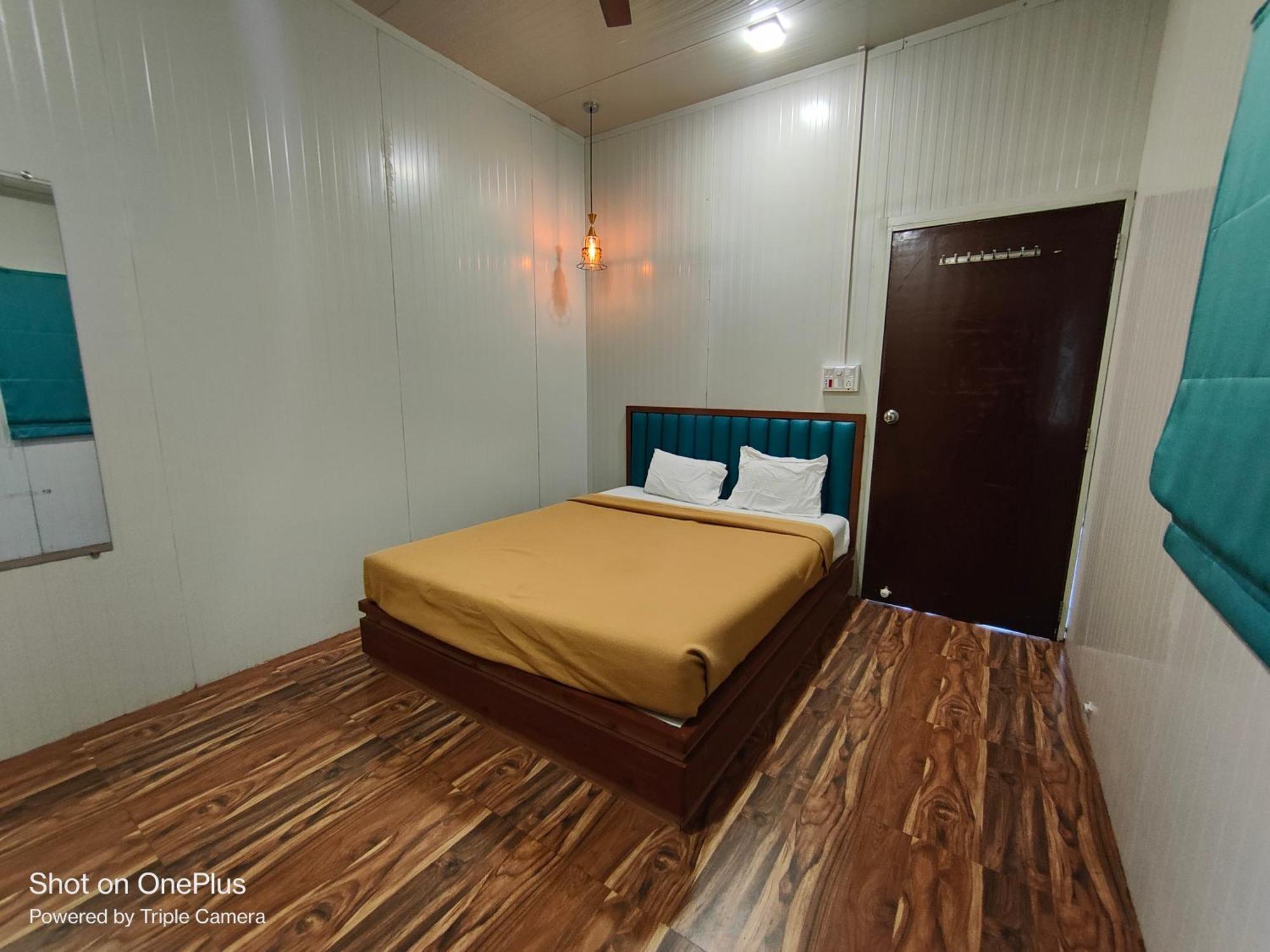 Vss Lawns & Resorts Llp Shahada Exterior photo