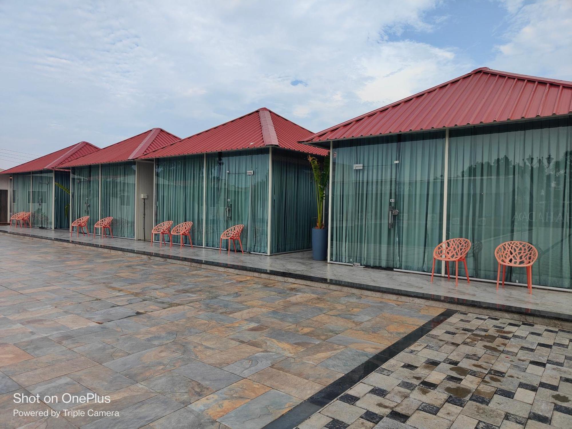 Vss Lawns & Resorts Llp Shahada Exterior photo
