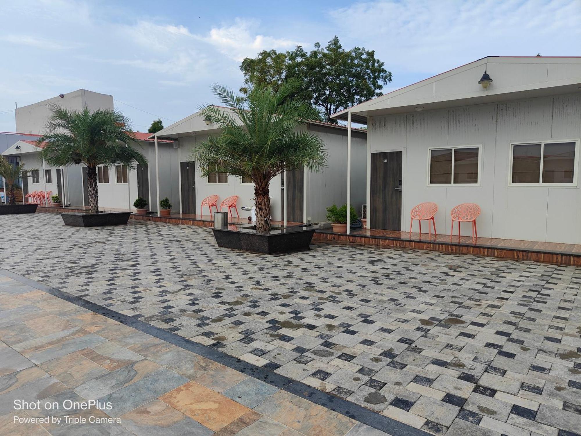 Vss Lawns & Resorts Llp Shahada Exterior photo